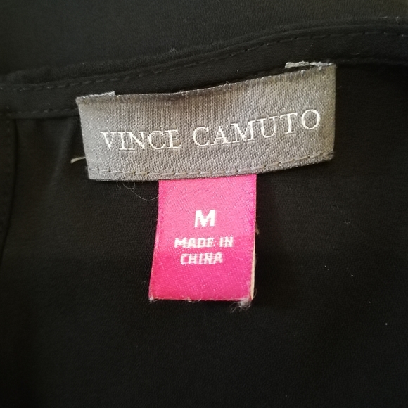 Medium black scoop neck long sleeve lightweight Vince Camuto top, button cuffs - Picture 3 of 9